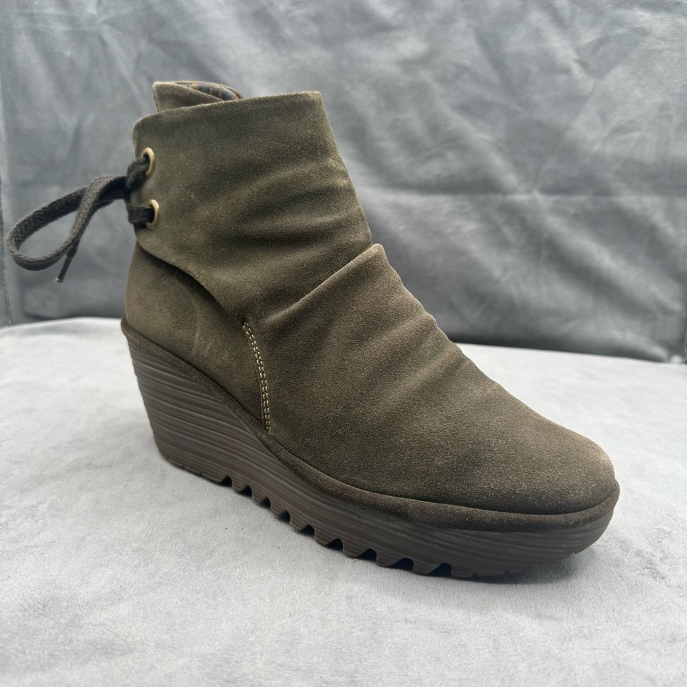 Fly London Yama Wedge Booties Women’s US 7.5 / EU 38 Olive Green Suede‎ Leather